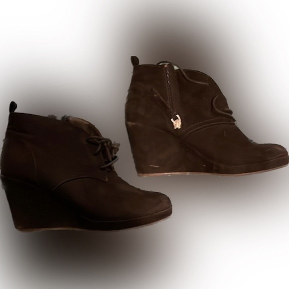 DV by Dolce Vita Shoes - Black wedges 7.5